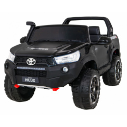 Vozilo Toyota Hilux Črna